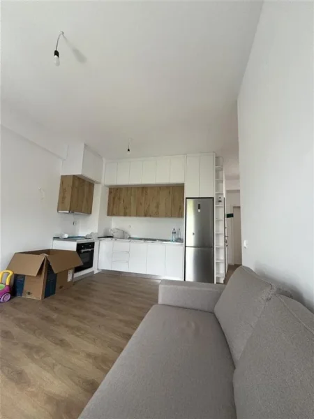 Tirane, jepet me qera apartament 2+1 Kati 7, 75 m² 500 € (ali demi)