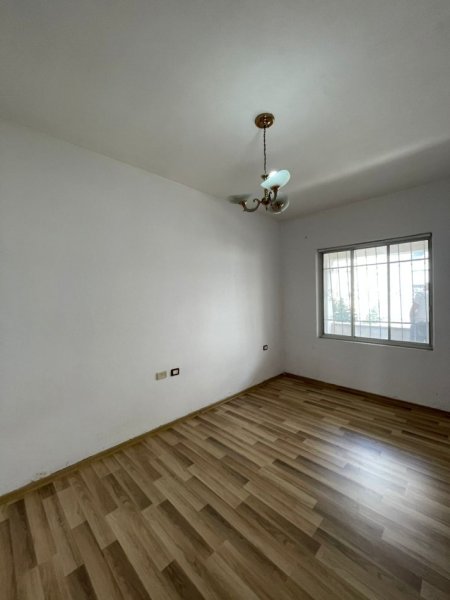 Durres, shitet apartament 2+1+Ballkon Kati 2, 92 m² 145.000 € (Stacioni Trenit Durres)