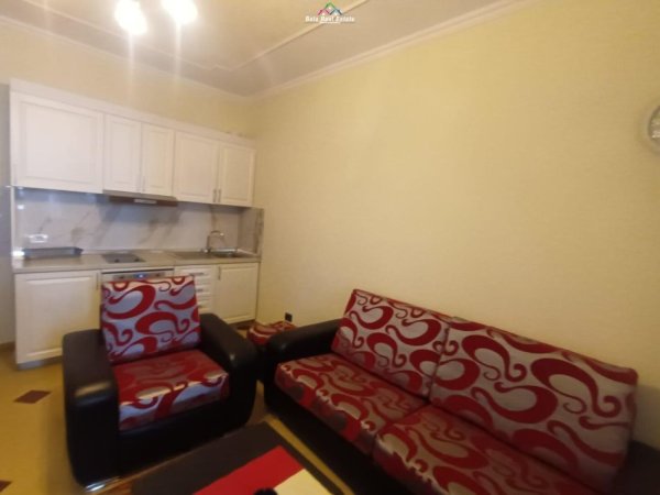 Tirane, jepet me qera apartament 1+1+Ballkon Kati 3, 70 m² 500 € (shkolla e baletit)