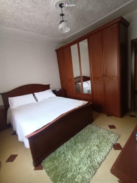 Tirane, jepet me qera apartament 1+1+Ballkon Kati 3, 70 m² 500 € (shkolla e baletit)
