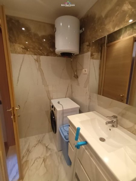 Tirane, jepet me qera apartament 1+1+Ballkon Kati 3, 70 m² 500 € (shkolla e baletit)