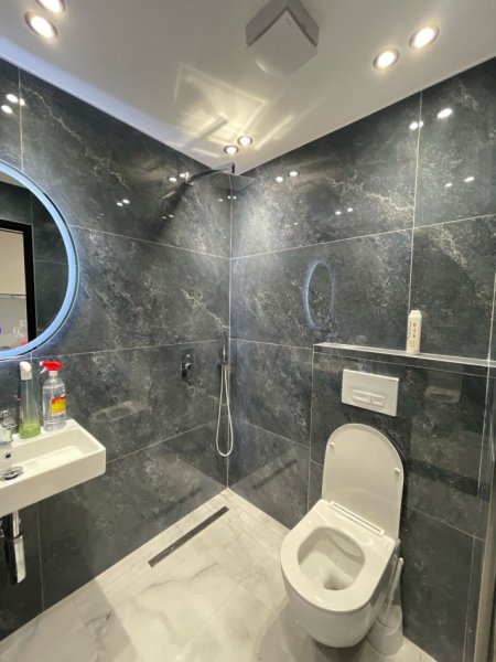 shitet , 330.000 €