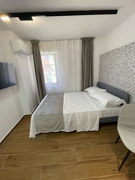 shitet , 330.000 €