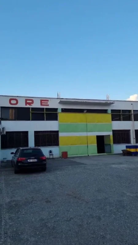 Tirane, shitet magazine Kati 0, 2.200 m² 1.200.000 € (Rruga Bylis)