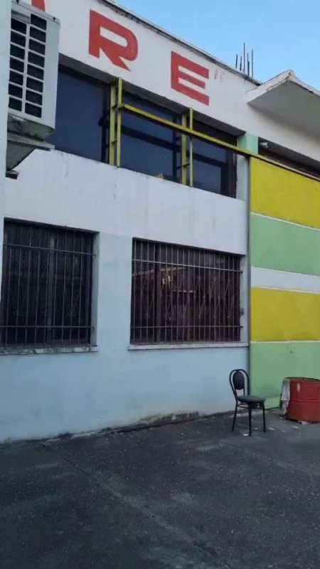 Tirane, shitet magazine Kati 0, 2.200 m² 1.200.000 € (Rruga Bylis)