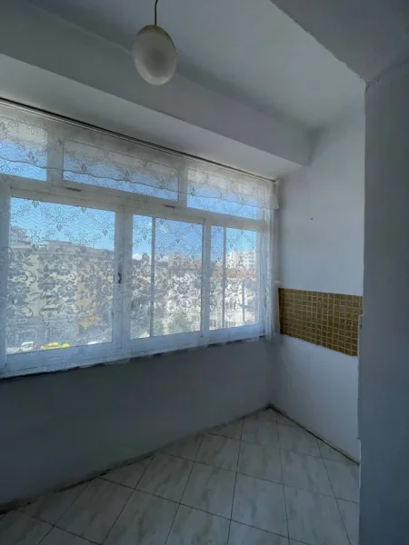 Durres, shitet apartament 2+1+Ballkon Kati 4, 70 m² 95.000 € (Stacioni Trenit Durres)