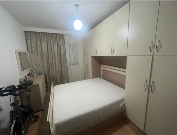 Tirane, jepet me qera apartament 2+1 Kati 2, 85 m² 700 € (Rruga Artan Lenja)