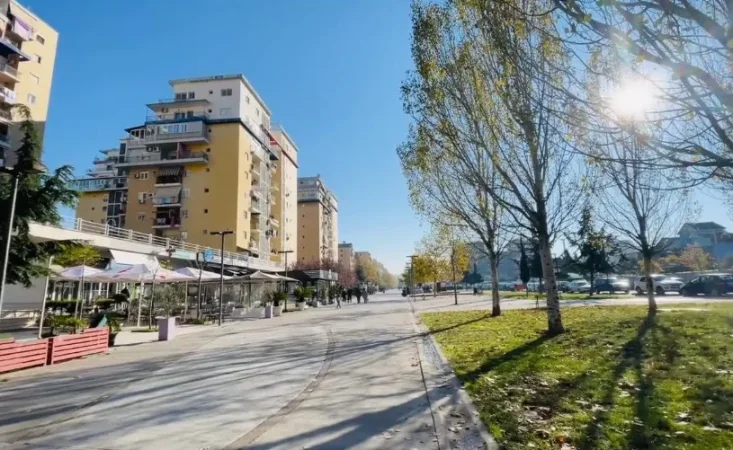 Tirane, shitet apartament 1+1 Kati 6, 83 m² 135.100 € (Fusha e Aviacionit)