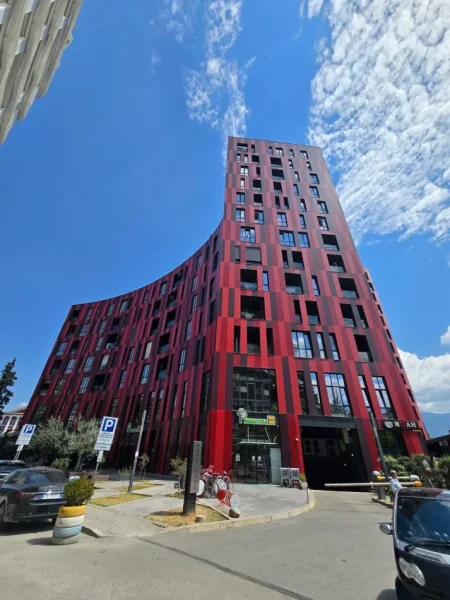 Tirane, shitet dyqan , 55 m² 310.000 € (Pallati Park Gate)