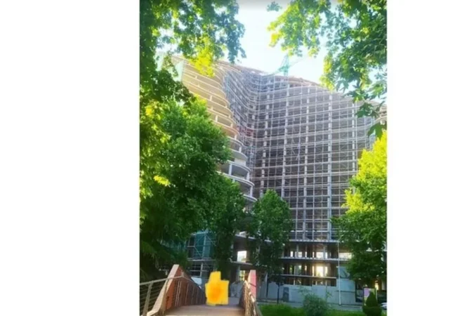 Tirane, shitet apartament 1+1 , 98 m² 365.000 € (Ish ekspozita)