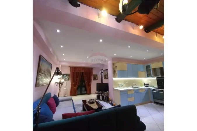 Tirane, jepet me qera apartament 2+1 , 80 m² 600 € (Don bosko)