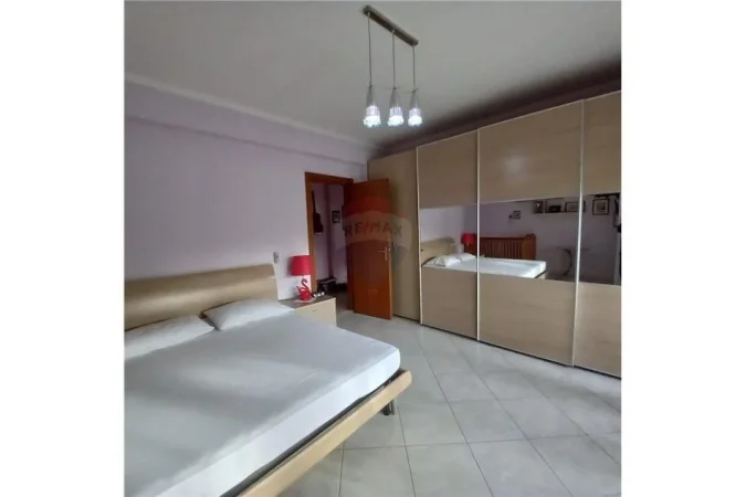 Tirane, jepet me qera apartament 2+1 , 80 m² 600 € (Don bosko)