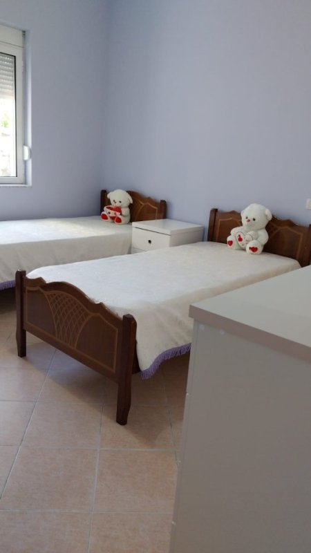 Tirane, jap me qera apartament+ verande |1+1 Kati 0, 60 m² 250 € (Adresa: Rruga Llambi Pellumbi, Tirane, Albania)