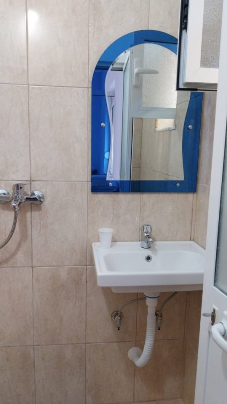 Tirane, jap me qera apartament+ verande |1+1 Kati 0, 60 m² 250 € (Adresa: Rruga Llambi Pellumbi, Tirane, Albania)