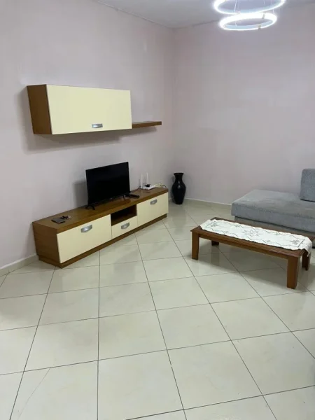 Tirane, jepet me qera apartament 1+1+Ballkon Kati 7, 66 m² 400 € (Teodor keko)