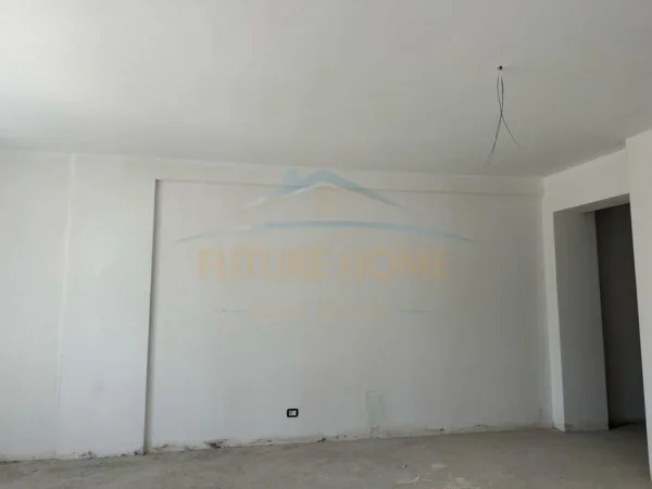 Tirane, shitet apartament 1+1 Kati 3, 65 m² 118.500 € (Fusha e Aviacionit)