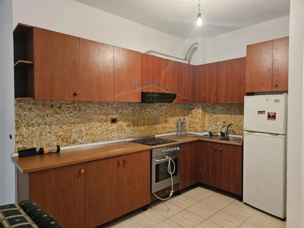 Tirane, shitet apartament 3+1 Kati 2, 94 m² 180.000 € (Kodra e Diellit)