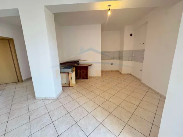 Tirane, shitet apartament 2+1 Kati 5, 110 m² 140.000 € (Vila L)