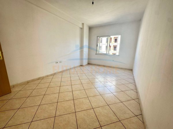 Tirane, shitet apartament 2+1 Kati 5, 110 m² 140.000 € (Vila L)
