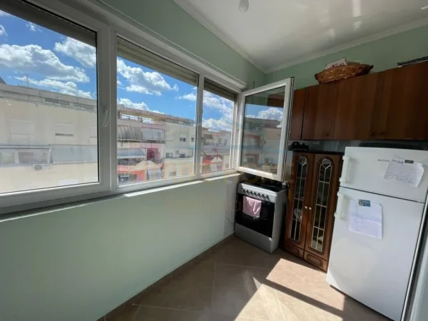 Tirane, shitet apartament 2+1 Kati 8, 97 m² 152.000 € (Unaza e Re)