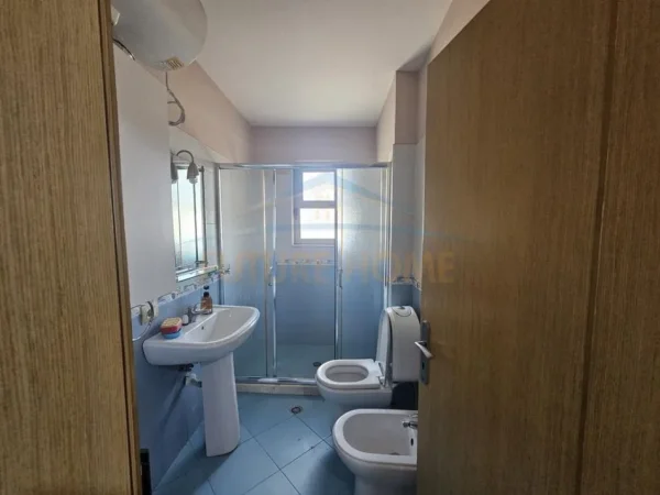 Tirane, shitet apartament 3+1 Kati 5, 112 m² 160.000 € (Tregu Elektrik)