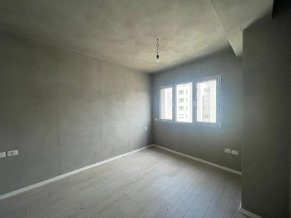 Tirane, jepet me qera apartament 2+1+Ballkon Kati 7, 85 m² 500 € (Astir-River Residence)