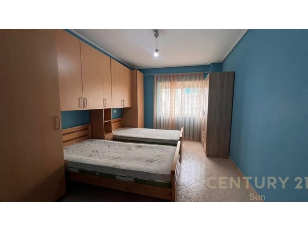 Tirane, shitet apartament 2+1+Ballkon Kati 4, 98 m² 190.000 € (rruga e kavajes)