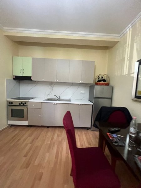 Tirane, jepet me qera apartament 1+1 Kati 0, 65 m² 400 € (21 dhjetori)