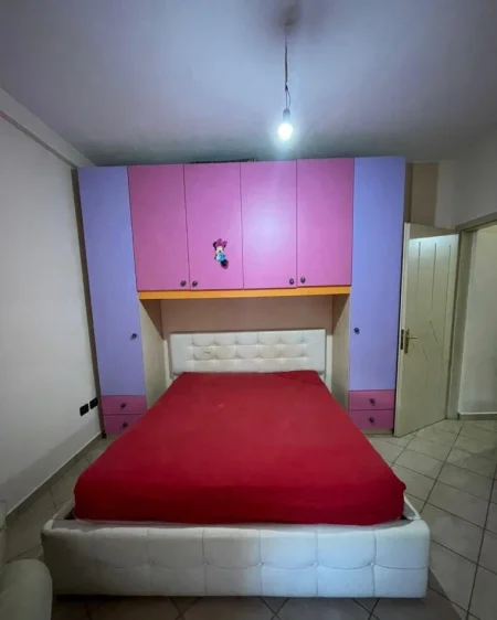 Tirane, jepet me qera apartament 1+1 Kati 1, 70 m² 350 € (selite)