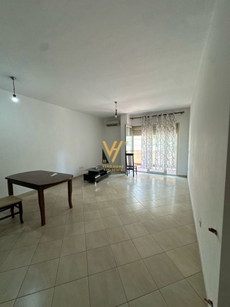 Tirane, jepet me qera zyre Kati 2, 105 m² 900 € (KRISTAL CENTER, KOMUNA E PARISIT)