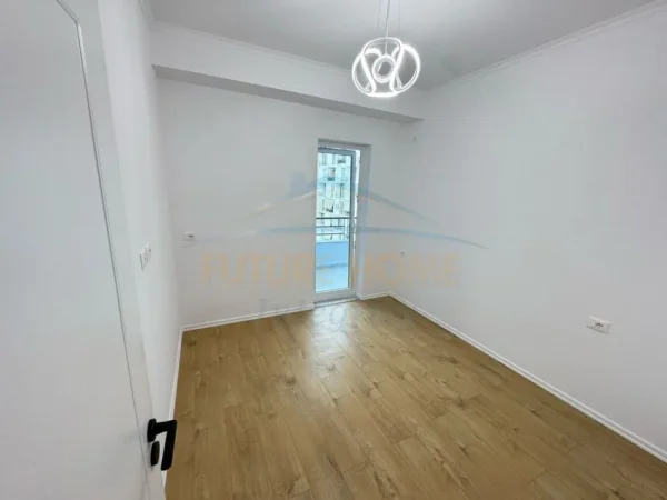 Tirane, shitet apartament 1+1 Kati 4, 60 m² 93.000 € (Unaza e Re)
