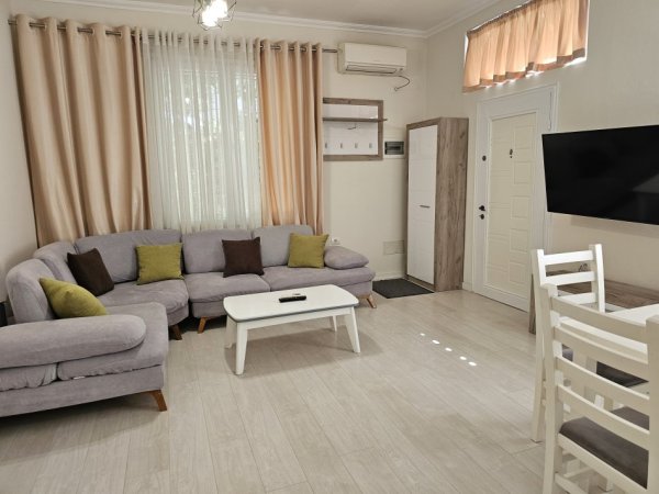 Tirane, jepet me qera apartament 1+1 Kati 1, 55 m² 450 € (Eduard Mano)