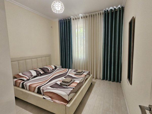 Tirane, jepet me qera apartament 1+1 Kati 1, 55 m² 450 € (Eduard Mano)