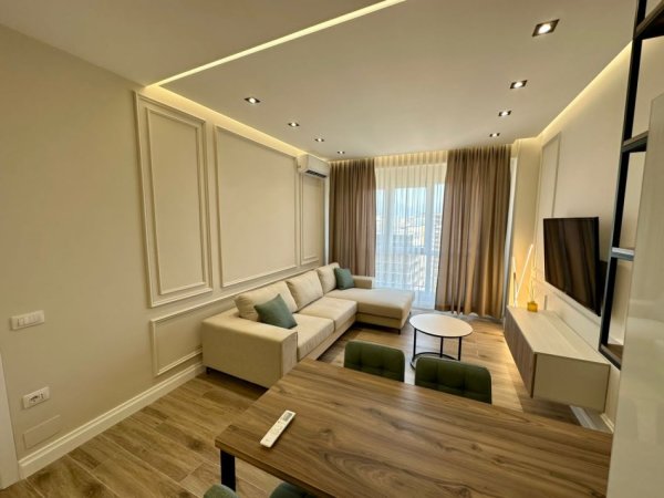 Tirane, jepet me qera apartament 1+1+Ballkon Kati 8, 78 m² 650 € (Fusha e Aviaconit)