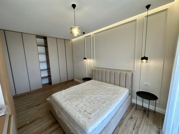 Tirane, jepet me qera apartament 1+1+Ballkon Kati 8, 78 m² 650 € (Fusha e Aviaconit)