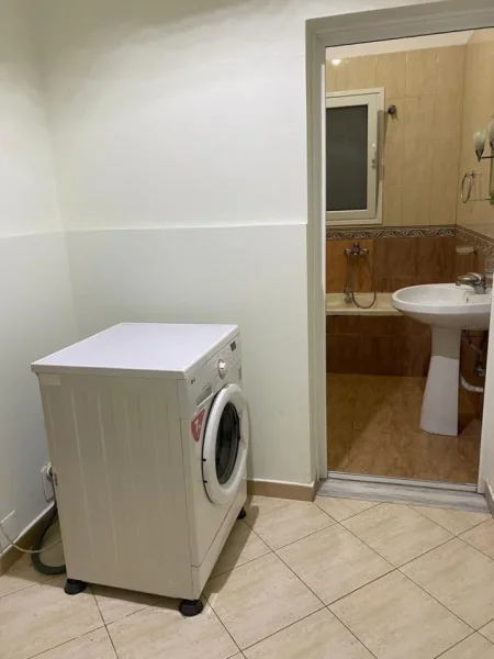 Tirane, jepet me qera Vile 1+1 Kati 1, 65 m² 370 € (jordan misja,prane universitetit Beder)