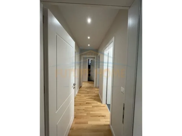 Tirane, shitet apartament 2+1 Kati 5, 130 m² 410.000 € (Lake View Residence)