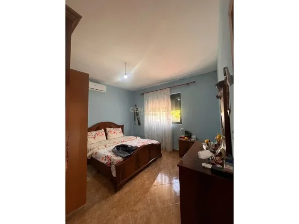 Tirane, shitet shtepi Kati 1, 100 m² 80.000 € 