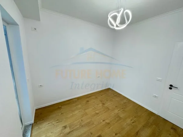 Tirane, shitet 1+1+Ballkon Kati 4, 60 m² 93.000 € (Astrit Losha)