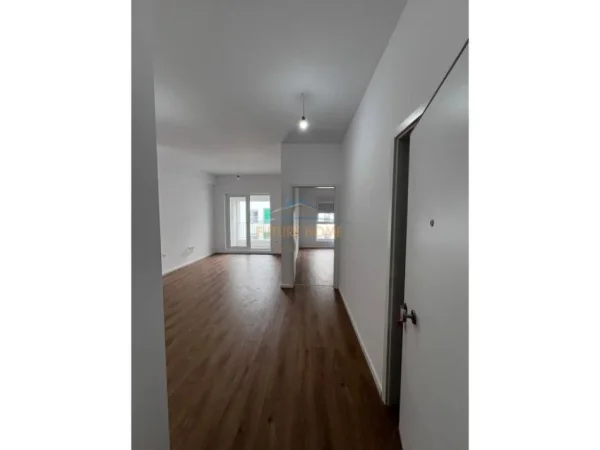 Tirane, shes apartament 1+1+Ballkon Kati 5, 100.000 € (rezidenca Kaimi)