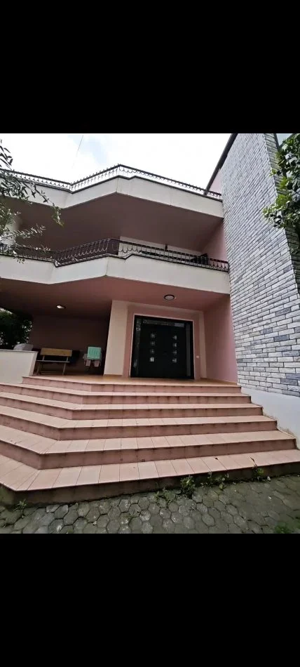 Tirane, shitet 3 Katshe Kati 0, 580.000 € (Arben Broci)