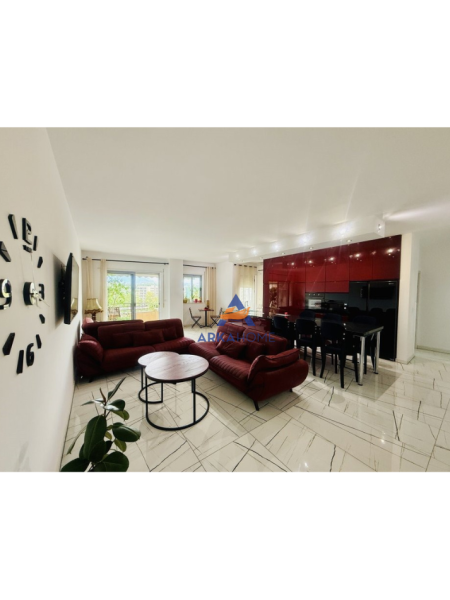 Tirane, jepet me qera apartament 2+1+Ballkon Kati 5, 130 m² 1.300 € (LIQENI I THATE)