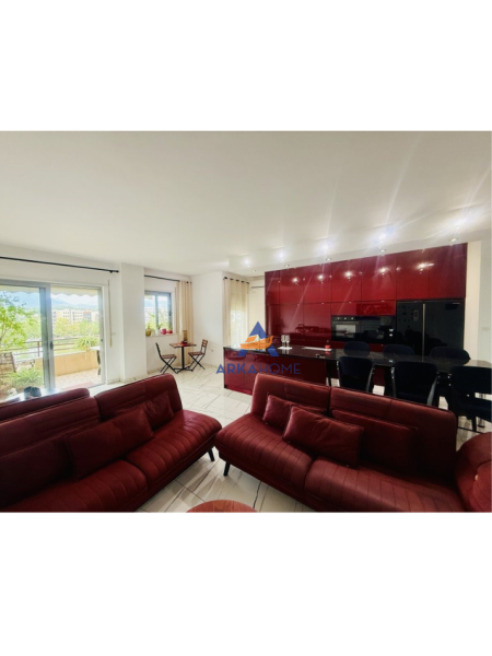 Tirane, jepet me qera apartament 2+1+Ballkon Kati 5, 130 m² 1.300 € (LIQENI I THATE)