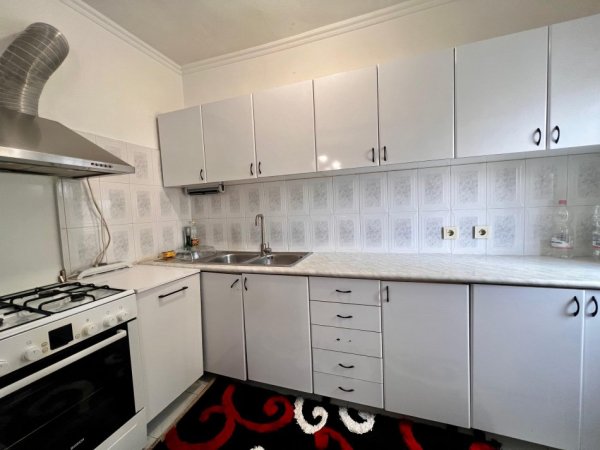 Tirane, jepet me qera apartament 2+1 Kati 5, 75 m² 550 € (Tregu elektirk)