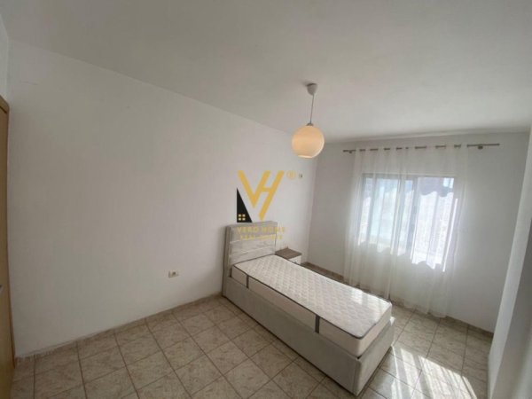 Tirane, jepet me qera apartament duplex 3+1+Ballkon Kati 4, 125 m² 600 € (ASTIR)