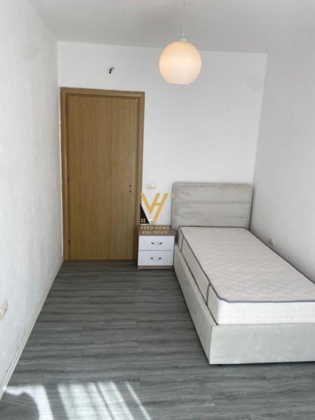 Tirane, jepet me qera apartament duplex 3+1+Ballkon Kati 4, 125 m² 600 € (ASTIR)