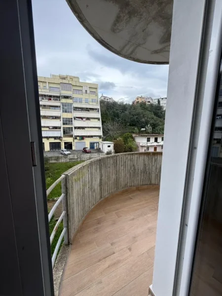 Tirane, shes apartament 2+1 Kati 4, 100 m² 135.000 € (Fresku, Rruga e Thesarit)