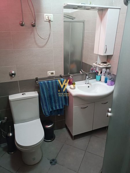 Tirane, jepet me qera apartament 2+1+Ballkon Kati 2, 70 m² 500 € (RRUGA E KAVAJES)