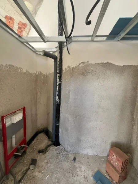 Tirane, jepet me qera ambjent biznesi Kati 0, 92 m² 1.800 € (Liqeni i Thate, prane Spitalit te Kafsheve)