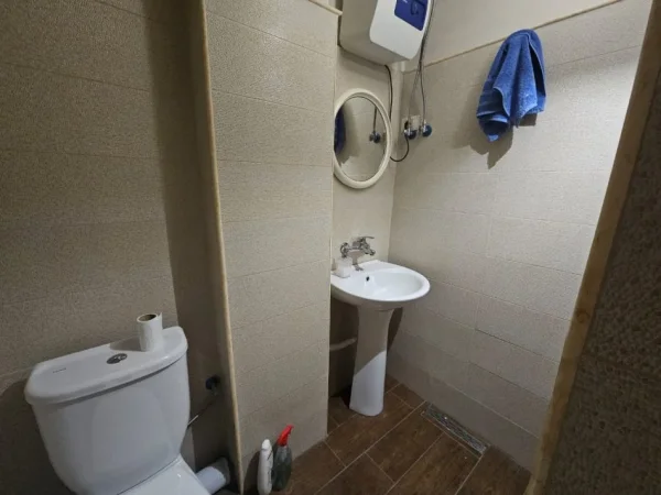 Tirane, jepet me qera zyre Kati 2, 75 m² 700 € (Myslym Shyri)